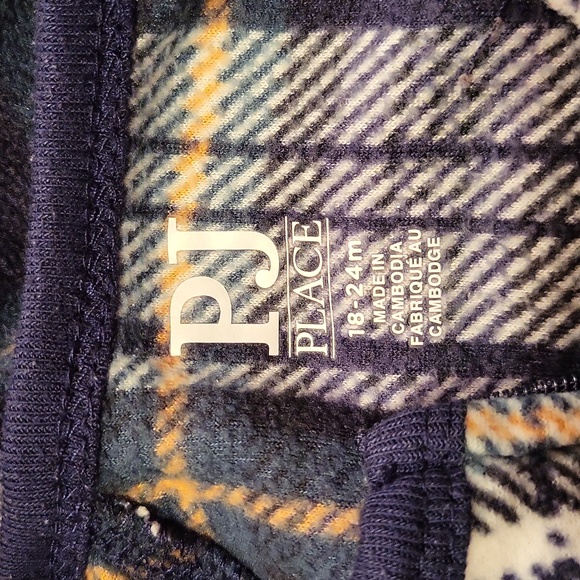 Plaid fleece footed sleeper/footie with Moose detail - Picture 2 of 4